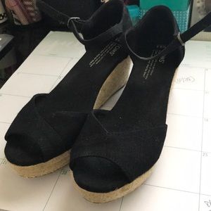 Toms black wedge sandal 8.5